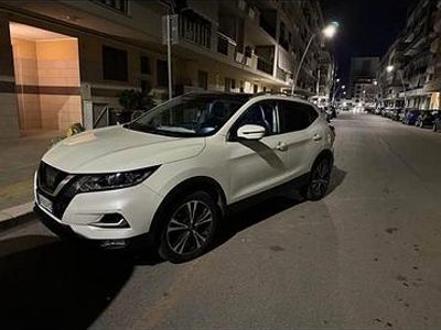 Usata Nissan Qashqai Tekna 110 CV (80 kW) 2017 Bianco SUV