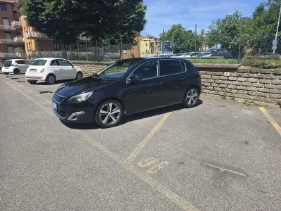Usata Peugeot 308 Active 120 CV (88 kW) 2016 Berlina
