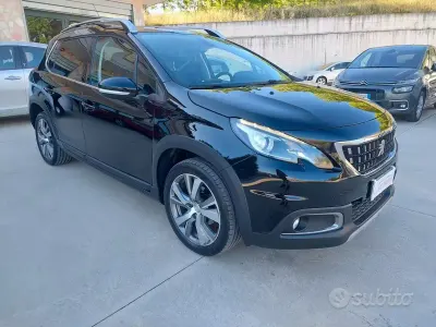 Usata Peugeot 2008 Allure 100 CV (73 kW) 2017 Nero SUV