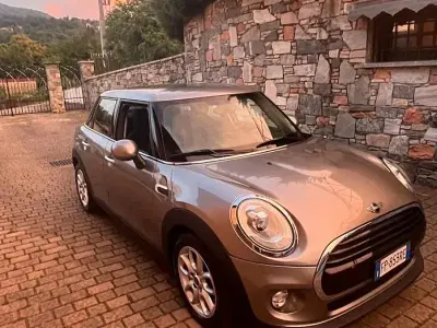 Usata Mini Cooper D 136 CV (100 kW) 2018 Marrone Utilitaria