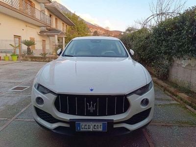 Usata Maserati Levante 275 CV (202 kW) 2017 Bianco SUV