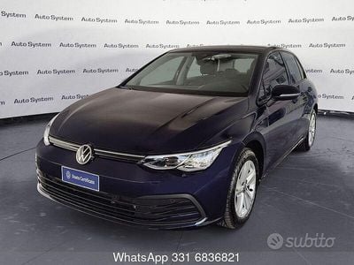 Usata VW Golf VIII Life 110 CV (80 kW) 2024 Blu Berlina