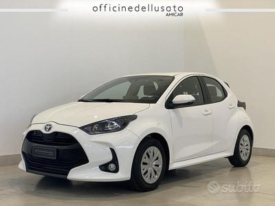 Begagnad Toyota Yaris Hybrid Active 2023 Sedan
