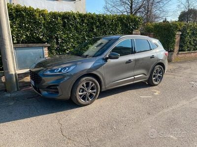 Usata Ford Kuga 243 CV (178 kW) 2021 Grigio SUV