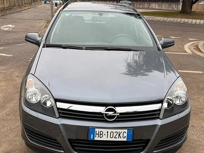 Usata Opel Astra 90 CV (66 kW) 2006 Grigio Station wagon