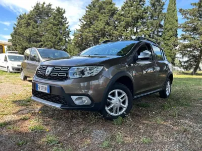 Usata Dacia Sandero Stepway 90 CV (66 kW) 2019 Marrone Berlina