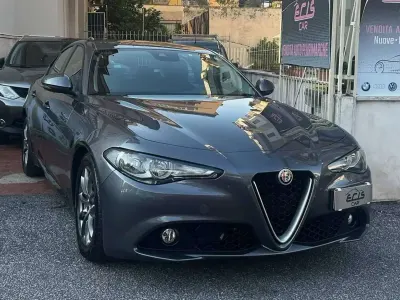 Usata Alfa Romeo Giulia 136 CV (100 kW) 2018 Grigio Berlina