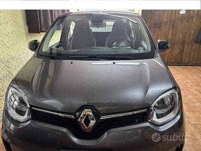 Usata Renault Twingo Techno 60 kW (82 CV) 2023 Grigio Utilitaria
