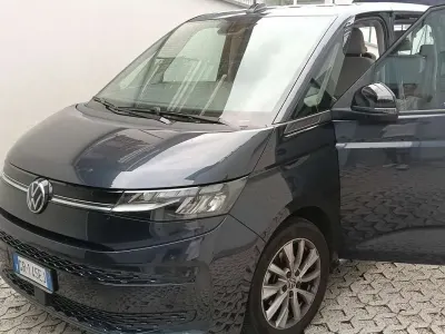 Usata VW Multivan Style 150 CV (110 kW) 2023 Monovolume