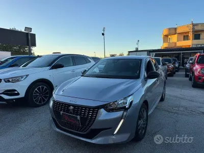 Usata Peugeot 208 Allure 102 CV (75 kW) 2022 Grigio Utilitaria