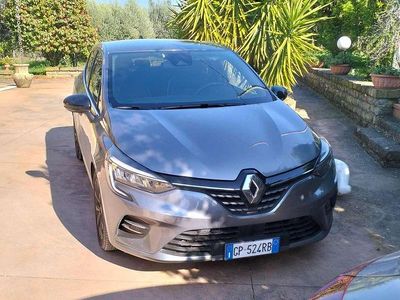 Brugt Renault Clio V Techno 101 HK (74 kW) 2023 Sølv Sedan