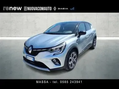 Usata Renault Captur Intens 100 CV (73 kW) 2023 Grigio chiaro SUV