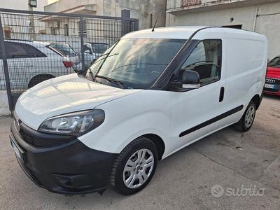 Usata Fiat Doblò 105 CV (77 kW) 2020 Bianco Monovolume