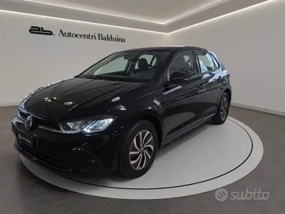 Usata VW Polo Life 95 CV (69 kW) 2023 Nero Utilitaria