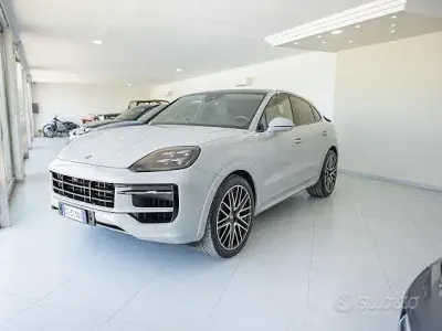 Usata Porsche Cayenne 475 CV (349 kW) 2024 Grigio SUV