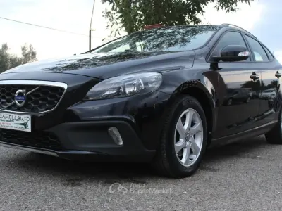 Usata Volvo V40 CC Momentum 115 CV (84 kW) 2015 Nero Station wagon