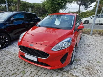 Begagnad Ford Fiesta 75 HK (55 kW) 2019 Röd Halvkombi