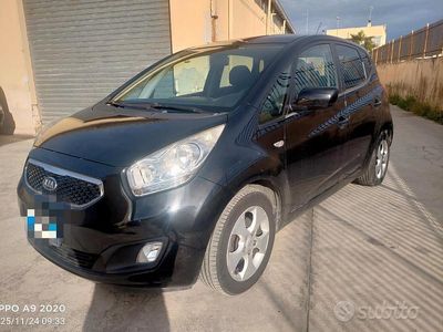 Usata Kia Venga 90 CV (66 kW) 2012 Nero Utilitaria