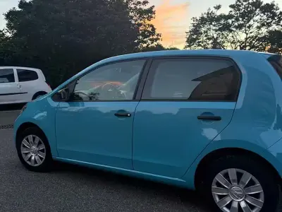 Usata VW up! 60 CV (44 kW) 2018 Bluazzurro Utilitaria