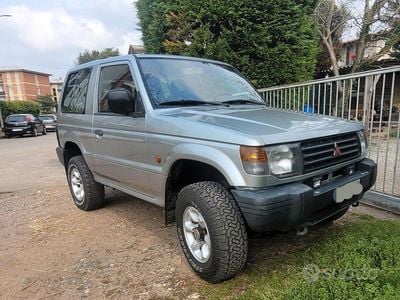 Usata Mitsubishi Pajero 84 CV (61 kW) 1997 Grigio SUV