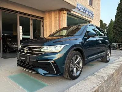 Usata VW Tiguan R-line 150 CV (110 kW) 2023 Blu SUV