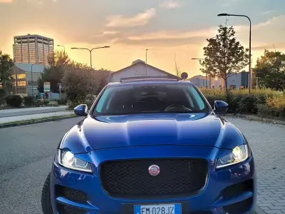 Usata Jaguar F-Pace 241 CV (177 kW) 2017 Bluazzurro SUV