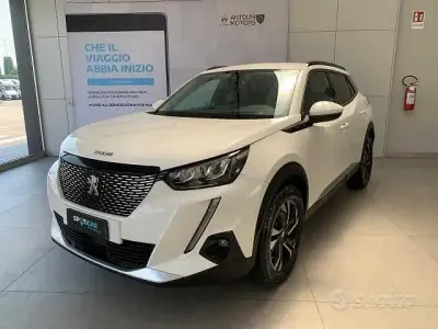 Usata Peugeot 2008 Allure 102 CV (75 kW) 2020 Bianco SUV