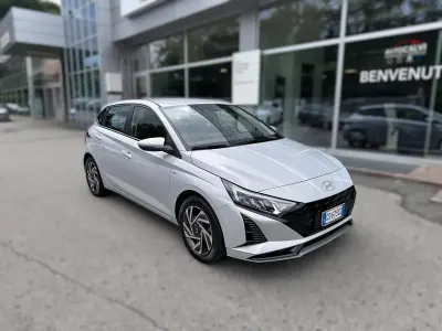 Usata Hyundai i20 Prime 101 CV (74 kW) 2024 Argento Utilitaria