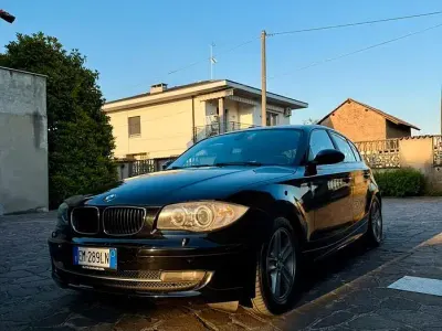 Gebraucht BMW 118 Efficient Dynamics 143 PS (105 kW) 2012 Schwarz Kleinwagen