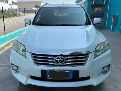 Usado Toyota RAV4 Executive 150 CV (110 kW) 2011 Blanco SUV