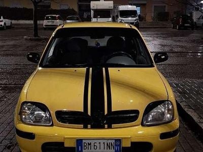 Usata Nissan Micra SE 54 CV (39 kW) 2000 Giallo Berlina