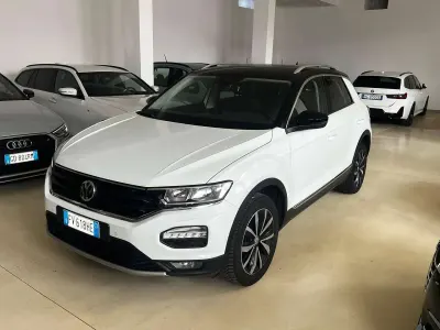 Usata VW T-Roc Style 116 CV (85 kW) 2019 Bianco SUV