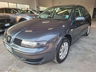 Usata Seat Leon 105 CV (77 kW) 2001 Grigio Utilitaria