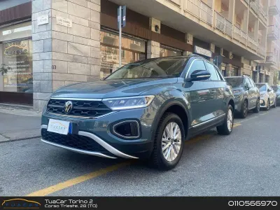 Usata VW T-Roc 150 CV (110 kW) 2023 Verde SUV