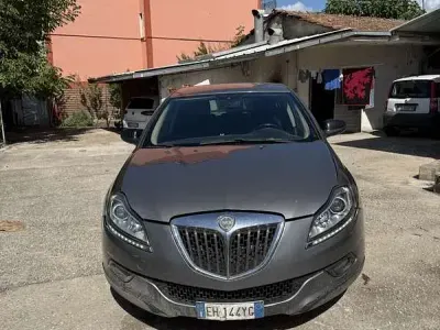 Usata Lancia Delta 120 CV (88 kW) 2011 Utilitaria
