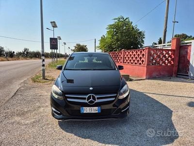 Usata Mercedes B180 Premium 109 CV (80 kW) 2016 Nero Monovolume