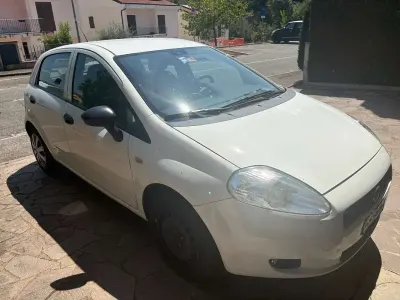 Usata Fiat Grande Punto Active 75 CV (55 kW) 2007 Bianco Utilitaria