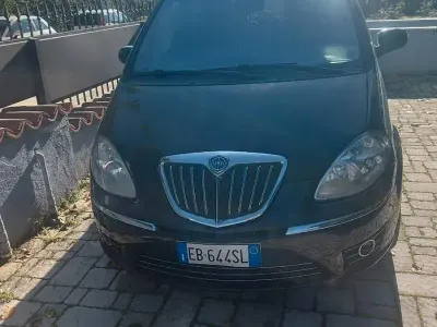 Usata Lancia Musa 90 CV (66 kW) 2010 Monovolume