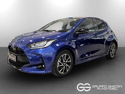 Usata Toyota Yaris Hybrid Lounge 92 CV (67 kW) 2021 Blu Utilitaria
