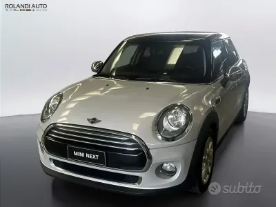 Usata Mini Cooper D 116 CV (85 kW) 2016 Argento Utilitaria