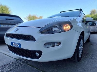 Usata Fiat Punto Lounge 69 CV (50 kW) 2013 Bianco Utilitaria