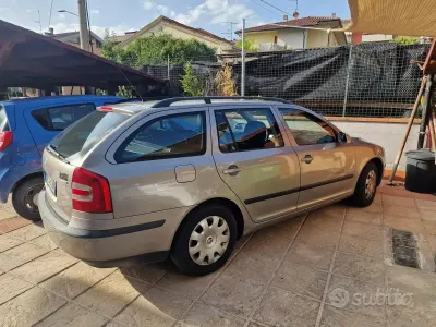 Usata Skoda Octavia 105 CV (77 kW) 2006 Grigio Station wagon