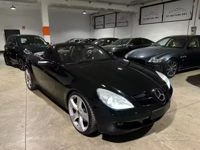 Käytetty Mercedes SLK350 272 HP (200 kW) 2004 Musta Avoauto