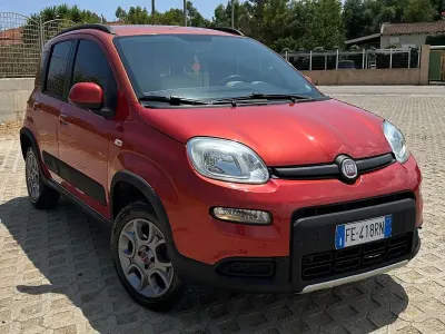 Usata Fiat Panda 4x4 75 CV (55 kW) 2014 Rosso Utilitaria