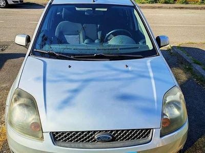 Begagnad Ford Fiesta 68 HK (50 kW) 2006 Halvkombi