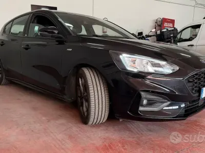 Usata Ford Focus ST-Line 120 CV (88 kW) 2019 Nero Berlina