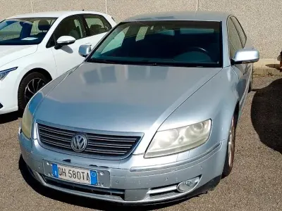 Käytetty VW Phaeton 233 HP (171 kW) 2007 Harmaa Sedan