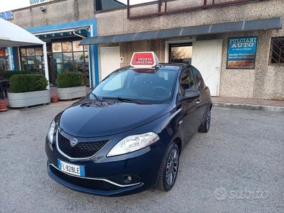 Usata Lancia Ypsilon Gold 69 CV (50 kW) 2017 Blu/azzurro Utilitaria