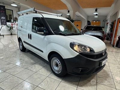 Begagnad Fiat Doblò Business 120 HK (88 kW) 2020 Vit Minibuss