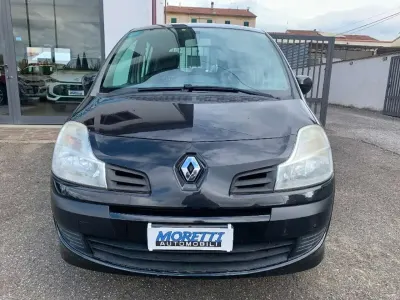 Usata Renault Modus 75 CV (55 kW) 2012 Nero Monovolume